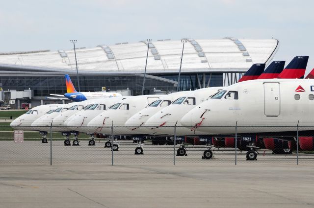 Embraer 175 (N823MD) - Coronavirus Fallout. 04-06-20