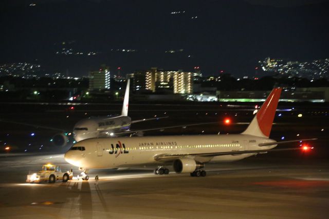 BOEING 767-300 (JA8269)