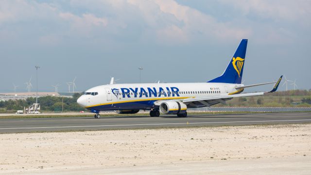 Boeing 737-700 (EI-DYC)