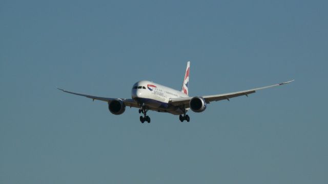 Boeing 787-9 Dreamliner (G-ZBKF) - FOTO TOMADA POR SPOTTER JULIO VILLARROEL br /AEROPUERTO ARTURO MERINO BENITEZ