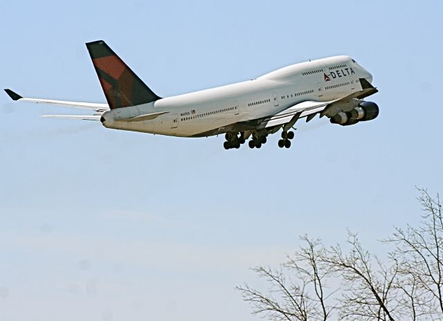 Boeing 747-200 (N669US)