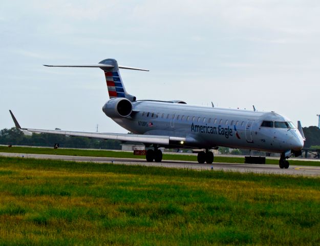 Canadair Regional Jet CRJ-700 (N708PS)