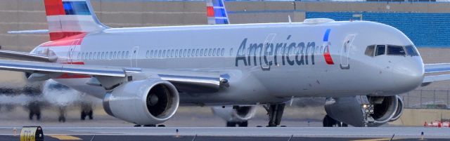 Boeing 757-200 (N201UU) - phoenix sky harbor 29NOV19