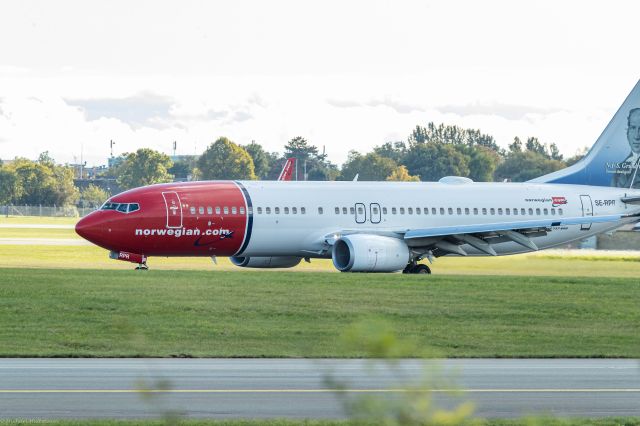 Boeing 737-700 (SE-RPR) - Landing in Copenhagen, Okt 2020