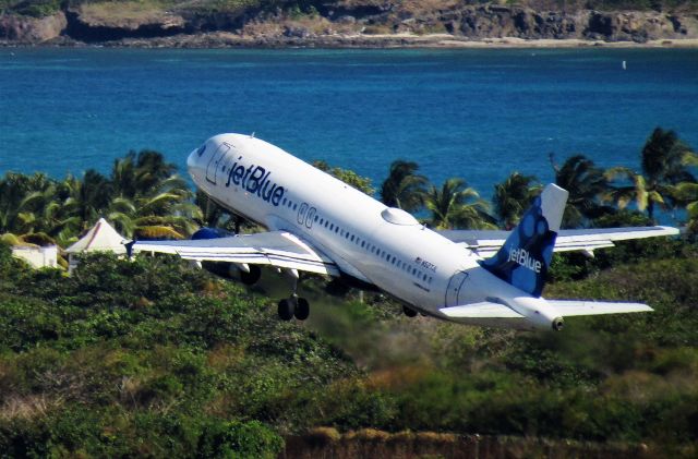 Airbus A320 (N527JL)