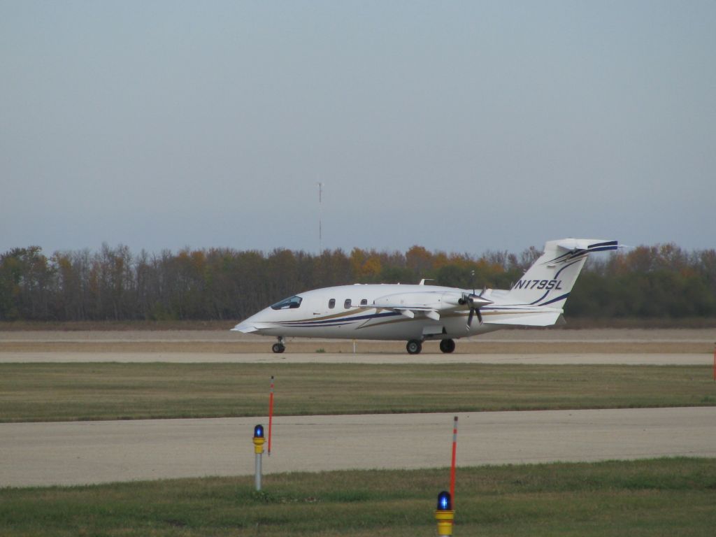 Piaggio P.180 Avanti (N179SL)