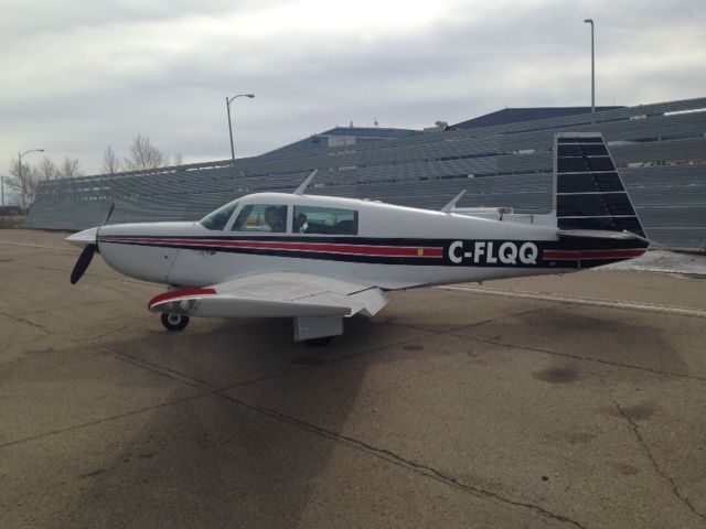 Mooney M-20 Turbo (C-FLQQ)