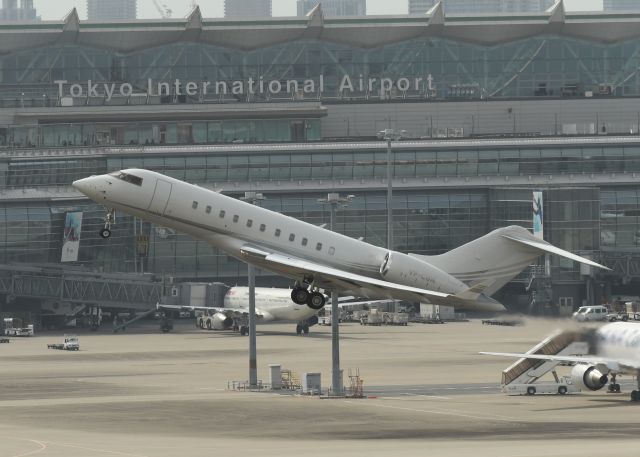 Bombardier Global 5000 (VP-CGM) - 22.Feb.2020br /RWY22 at Terminal-1br /Bombardier BD-700-1A11 Global 5000br /Japanese Ownership