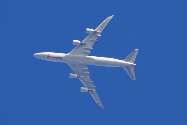 BOEING 747-8 (LX-VCD) - This 747-8F is in overhead departure vector from 25L!