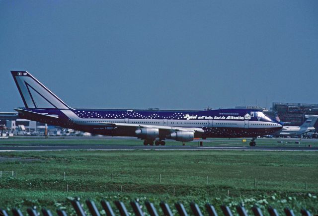 Boeing 747-200 (I-DEMF) - Departure at Narita Intl Airport Rwy16R on 1997/08/23