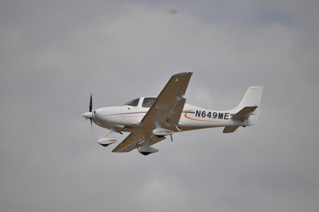 Cirrus SR-22 (N649ME)