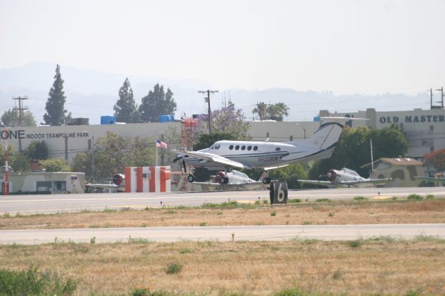 Beechcraft Super King Air 200 (N622KM)