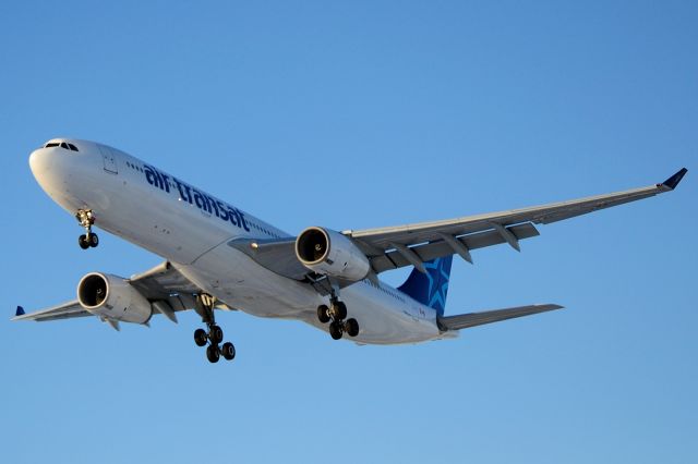 Airbus A330-300 (C-GTSO)