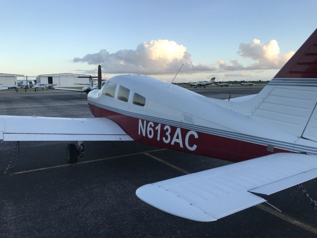 Piper Cherokee (N613AC)