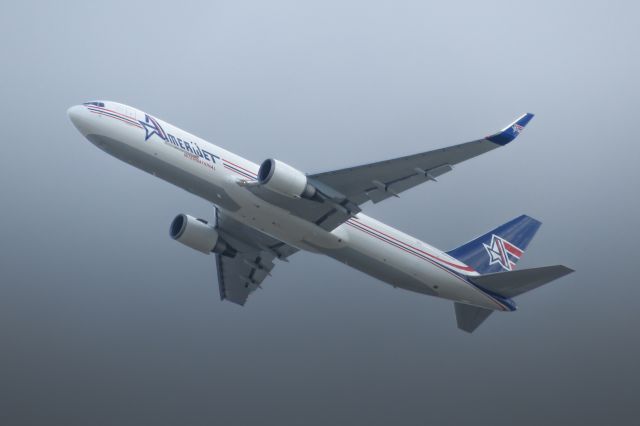 BOEING 767-300 (N349CM)