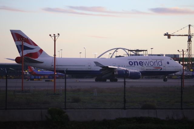 Boeing 747-400 (G-CIVI)