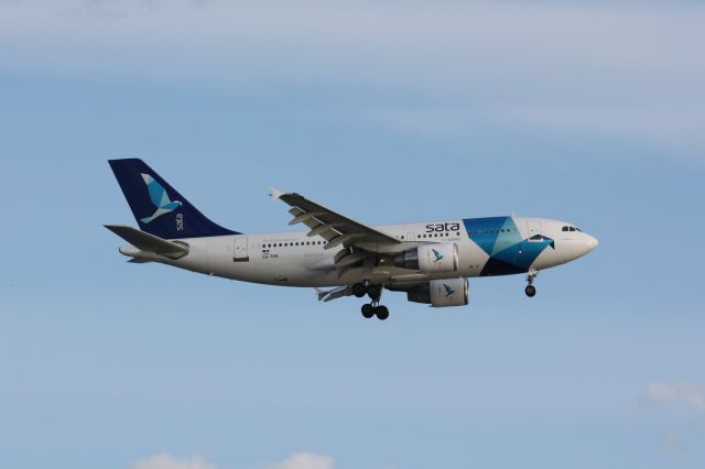 Airbus A310 (CS-TKN)