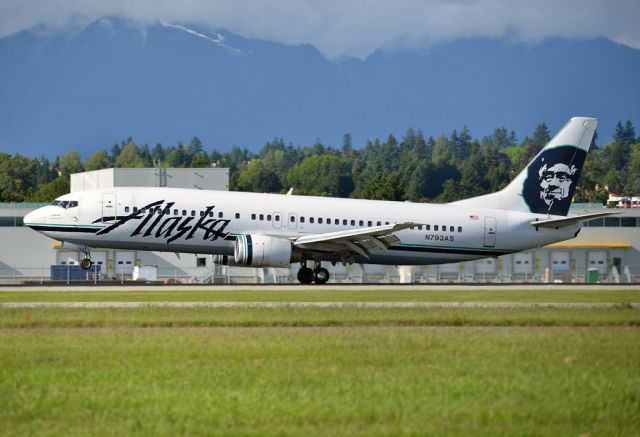 BOEING 737-400 (N793AS)