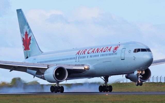 BOEING 767-300 (C-FTCA) - air canada b767-3 c-ftca landing at shannon from toronto 27/4/16.