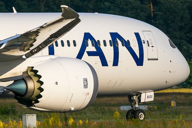 Boeing 787-9 Dreamliner (CC-BGI) - Rwy 18, the brandnew one, 2016-07-03, first Picture here!