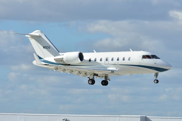 Canadair Challenger (N1CU)