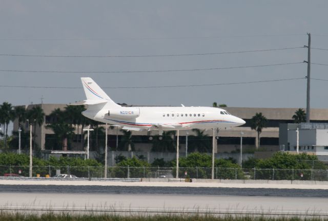 Dassault Falcon 2000 (N201CR)