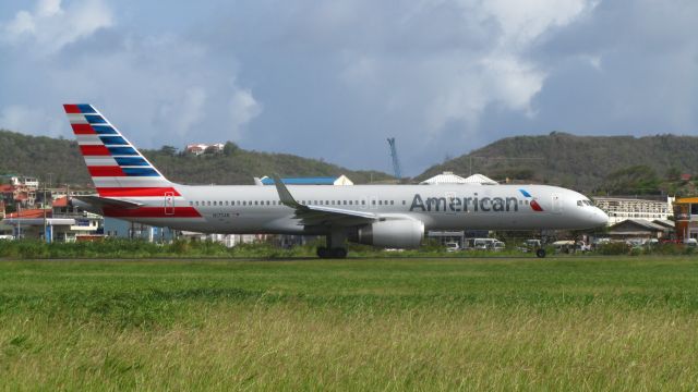 Boeing 757-200 (N175AN)