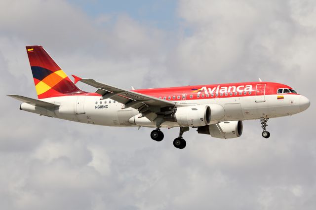Airbus A319 (N618MX)