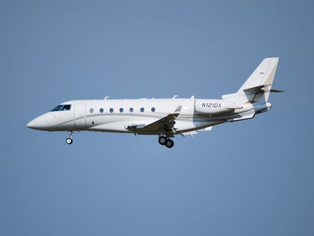 IAI Gulfstream G200 (N121DX) - DOLF ACQUISITIONS LLC (formerly Dicks Sporting Goods) on final for runway 20 at KJQF - 5/28/13