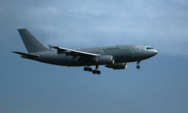 Airbus A300F4-600 (GAF1026)