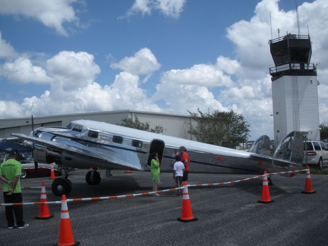 Lockheed L-12 Electra Junior (N18097)