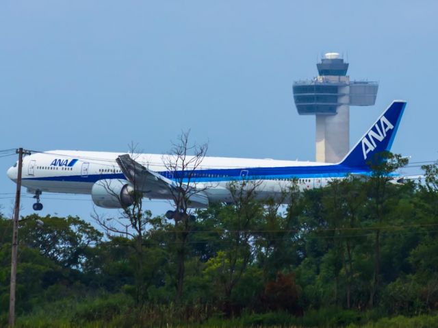 BOEING 777-300 (JA787A)