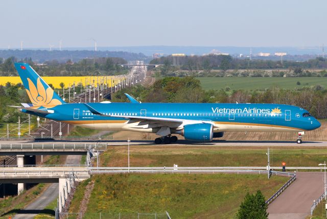 Airbus A350-900 (VN-A899)