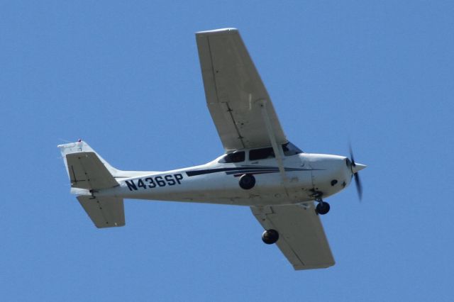 Cessna Cutlass RG (N436SP) - Over Mercer Island, WA