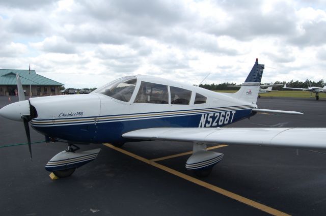 Piper Cherokee Arrow (N5268T)