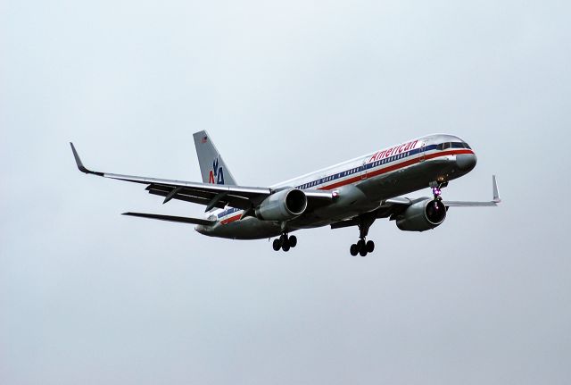 Boeing 757-200 (N190AA)