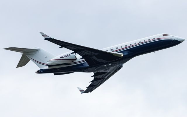 Bombardier Global Express (N226SJ)