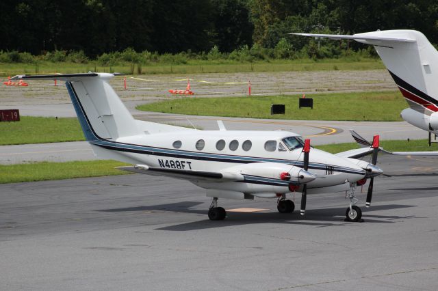 Beechcraft King Air F90 (N488FT)