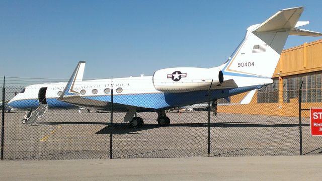 Cessna Skyhawk (N90404) - In Kansas City for the 2014 World Series