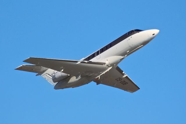 Hawker 800 (CS-DUB)