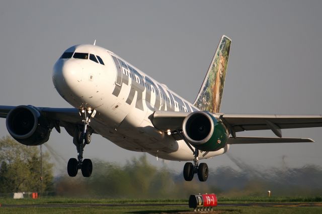 Airbus A319 (N910FR)