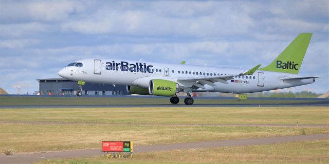 Airbus A220-300 (OH-LTO) - Air Baltic Bombardier BD-500 CSeries CS300