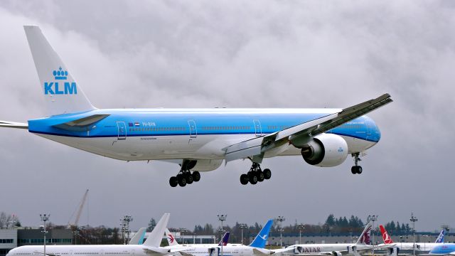 BOEING 777-300 (PH-BVN) - BOE566 on final to Rwy 16R to complete a flight test on 3/11/15. (ln 1280 / cn 44549).