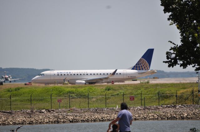Embraer 170/175 (N80343)
