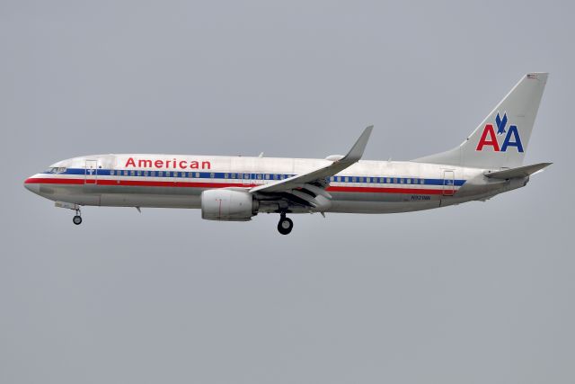 Boeing 737-800 (N921NN) - 10-R 05-06-22