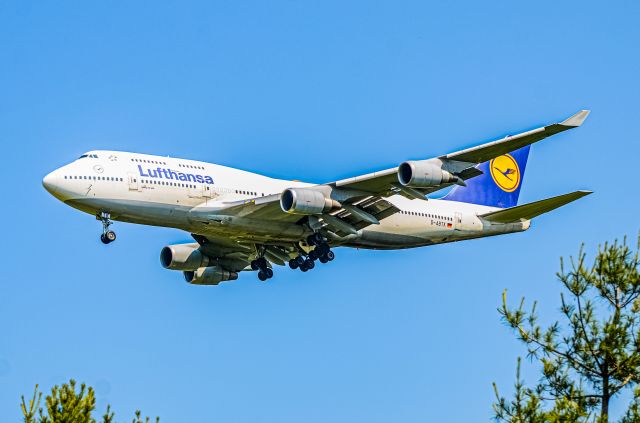 Boeing 747-400 (D-ABTK)