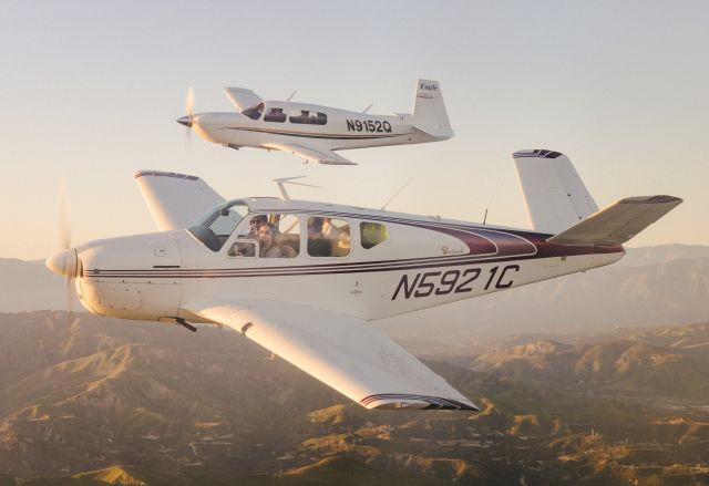 Beechcraft 35 Bonanza (N5921C)