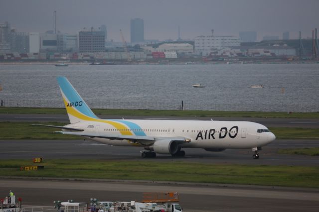 BOEING 767-300 (JA601A)