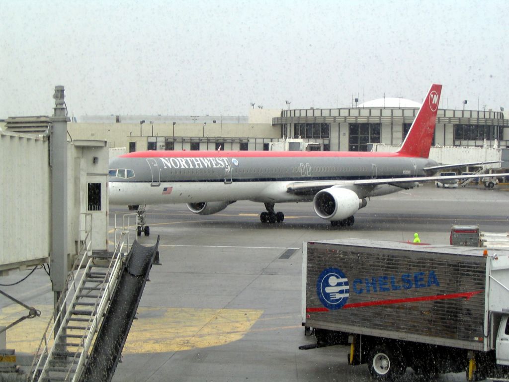 BOEING 767-300 —