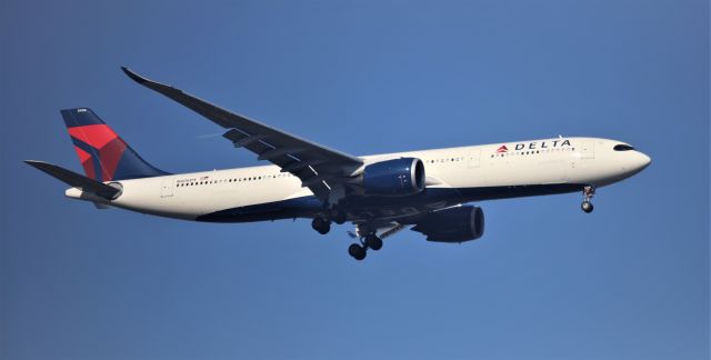 Airbus A330-900 (N418DX) - 8-17-2022